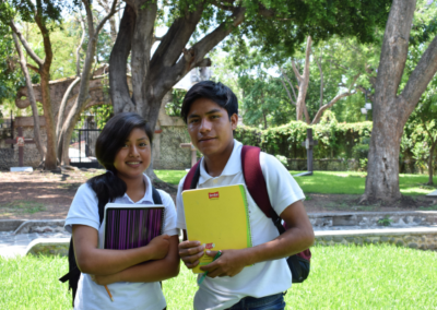 Educación de calidad para alumnos de 42 (7o) grado en Miacatlán y Talleres de formación para jóvenes