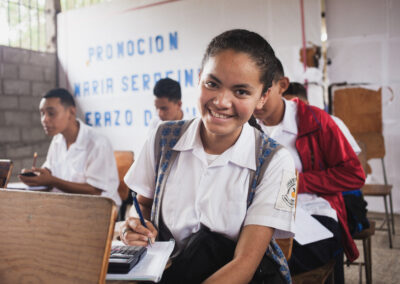 Becas “Amigos De La Educación” – Empoderando a los Líderes del Mañana en Honduras